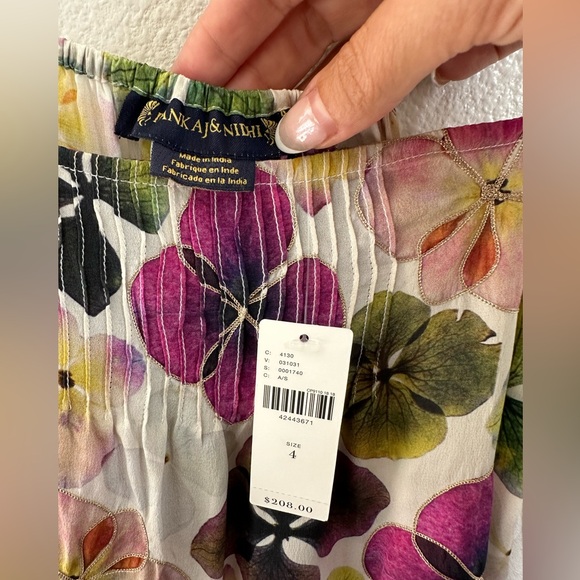 Floral, chic and unique colored dress - Picture 5 of 5